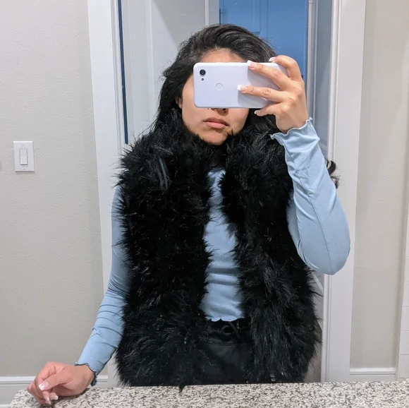 Black Faux fur Vest SMALL - Picture 1 of 6